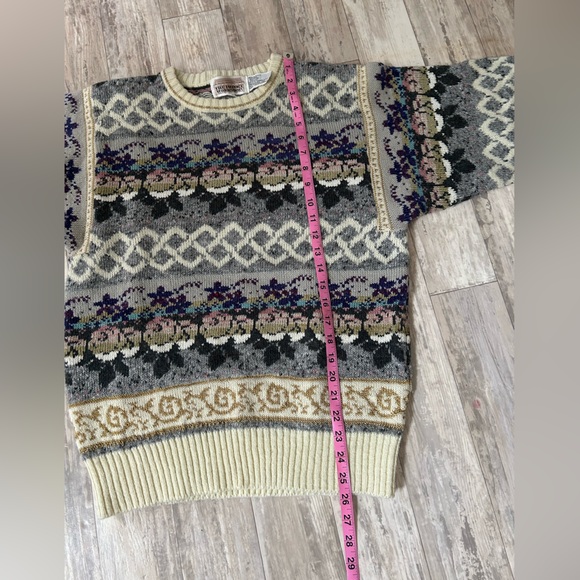 Vintage Patterned Wool Blend Sweater - Picture 8 of 9